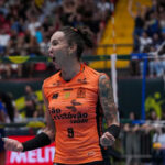 Tiffany Abreu contesta banimento de mulheres trans em competições nacionais de vôlei