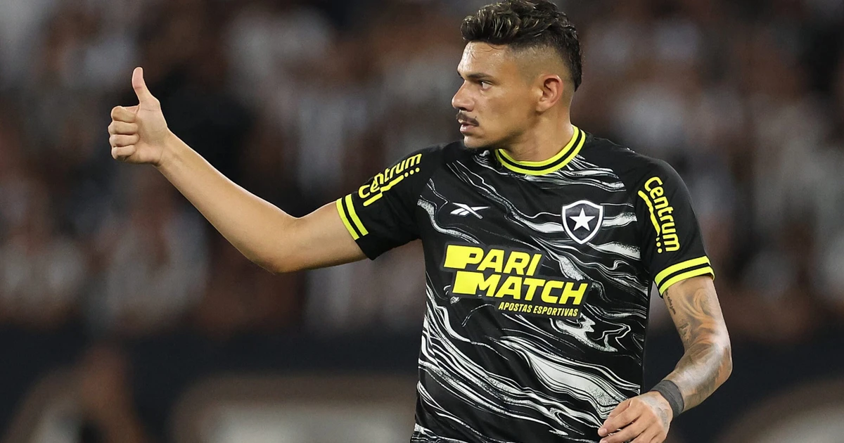 Tiquinho Soares aceita redução salarial para retornar ao Botafogo