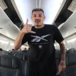 Tiquinho Soares prioriza retorno ao Botafogo mesmo com proposta salarial superior na Série a