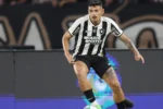 Tiquinho Soares reduz salário e renegocia dívida para seguir no Botafogo em 2024