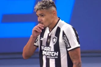 Tiquinho Soares revela negociação com Fluminense e elege gol mais importante da carreira