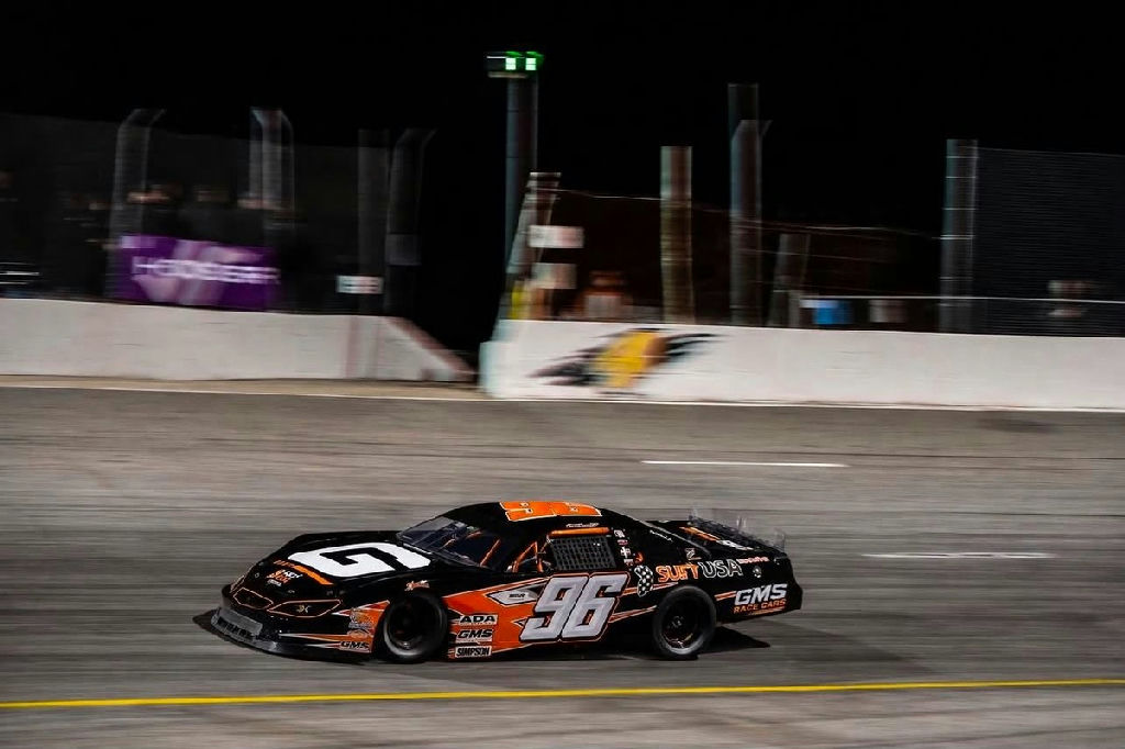 Tito Giaffone brilha em estreia nos Estados Unidos com pódio na NASCAR Pro Late Model