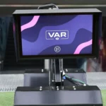 Torcedores alemães organizam protestos contra o uso do VAR no futebol
