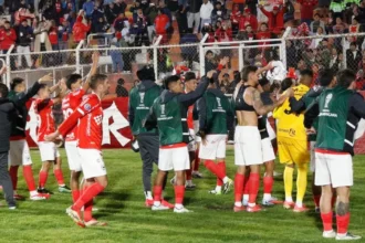 Torcida do Cienciano esgota 60% dos ingressos para confronto decisivo contra o Botafogo