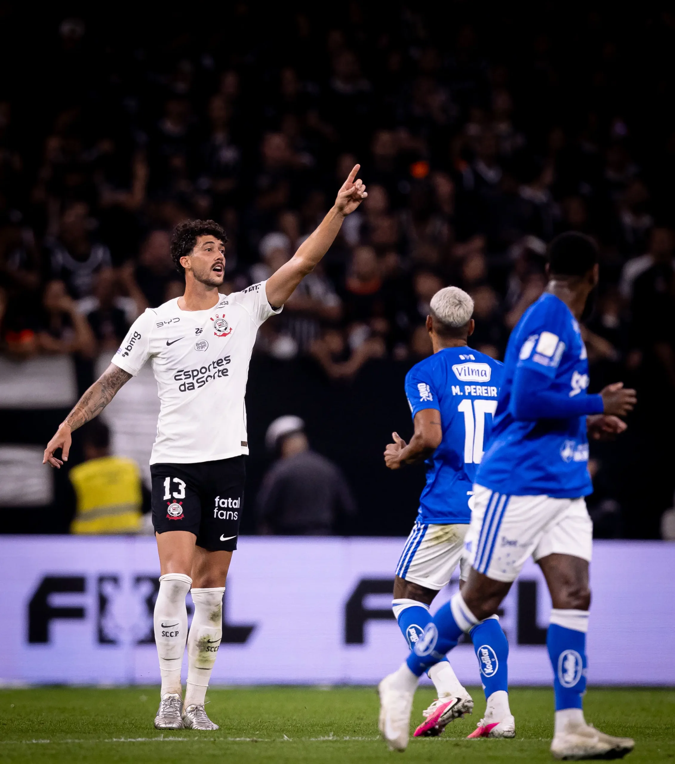 Torcida do Corinthians exige 'guerra' do elenco em decisão crucial pela Libertadores