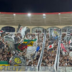Torcida do Vasco transforma São Januário em caldeirão em noite de decisão