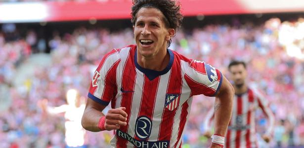 Torcida vaia Julián Álvarez em empate movimentado do Atlético de Madrid com o Villarreal
