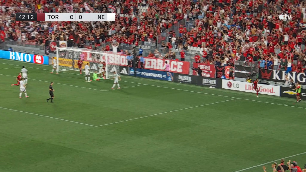 Toronto FC supera New England Revolution em duelo equilibrado pela MLS