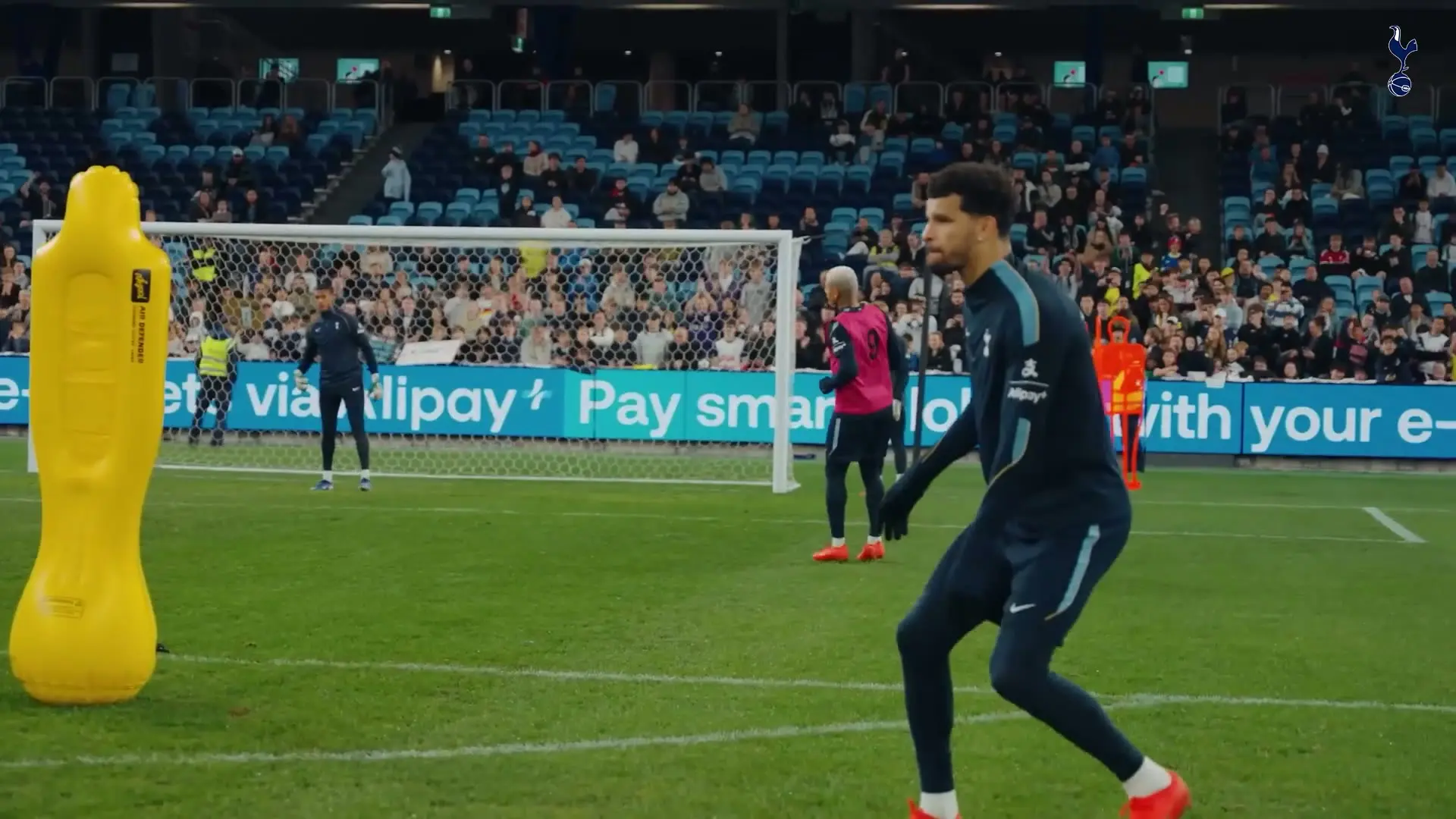 Tottenham intensifica preparação em Sydney com foco em finalizações