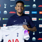Tottenham oficializa contratação de Savinho em transferência histórica