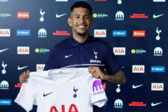 Tottenham oficializa contratação de Savinho em transferência histórica