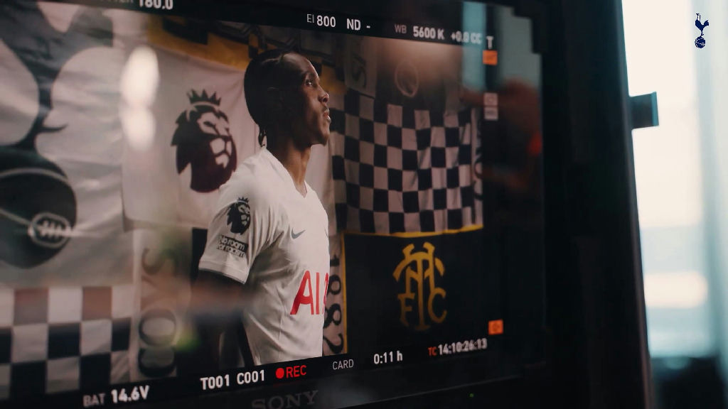 Tottenham revela bastidores de ensaio fotográfico para a temporada 2026/27