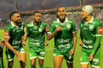 Uberlândia vence CSA em Maceió e garante acesso à Série C do Brasileiro