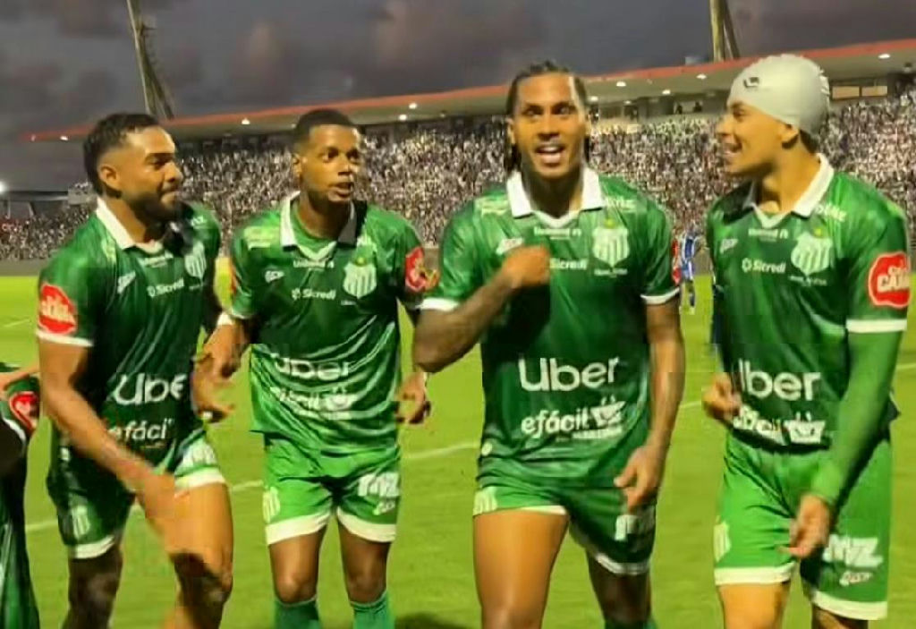 Uberlândia vence CSA em Maceió e garante acesso à Série C do Brasileiro