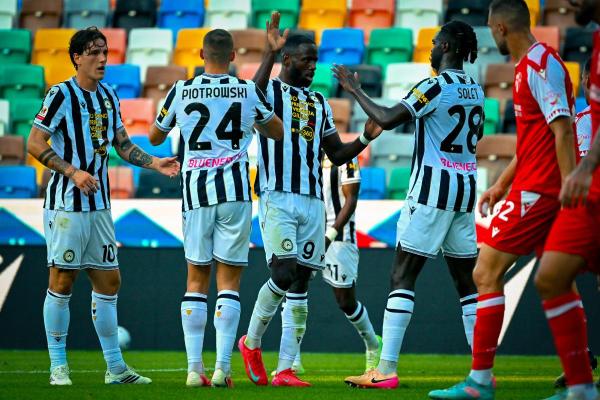 Udinese supera Padova e garante classificação na Copa da Itália