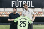 Valencia oficializa a chegada do goleiro Kayne van Oevelen