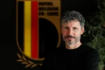 Van Bommel assume Bélgica e busca diálogo sobre futuro de Courtois na seleção
