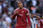 Van Dijk cobra reação do Liverpool após temporada considerada inaceitável