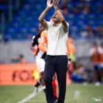 Vasco apresenta solidez defensiva mas enfrenta crise de efetividade no ataque