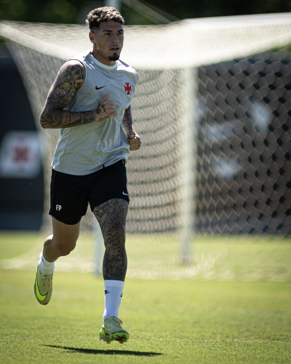 Vasco atinge limite de estrangeiros relacionados para duelo contra o Santos