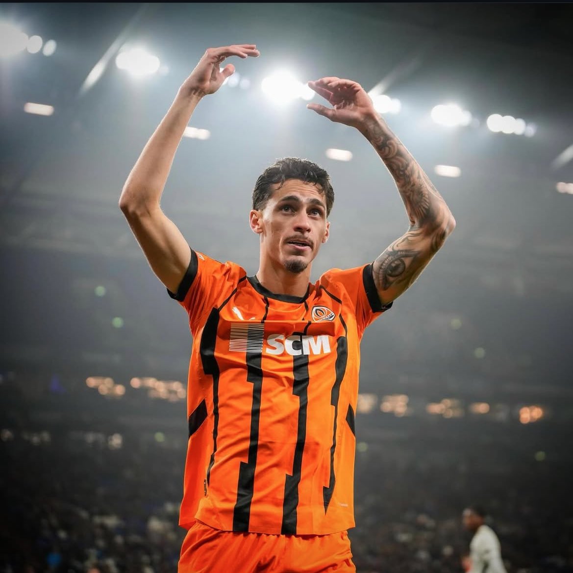 Vasco busca retorno de Marlon Gomes mas esbarra em exigência financeira do Shakhtar