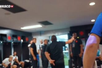 Vasco celebra classificação na Copa do Brasil com o tradicional grito de Casaca