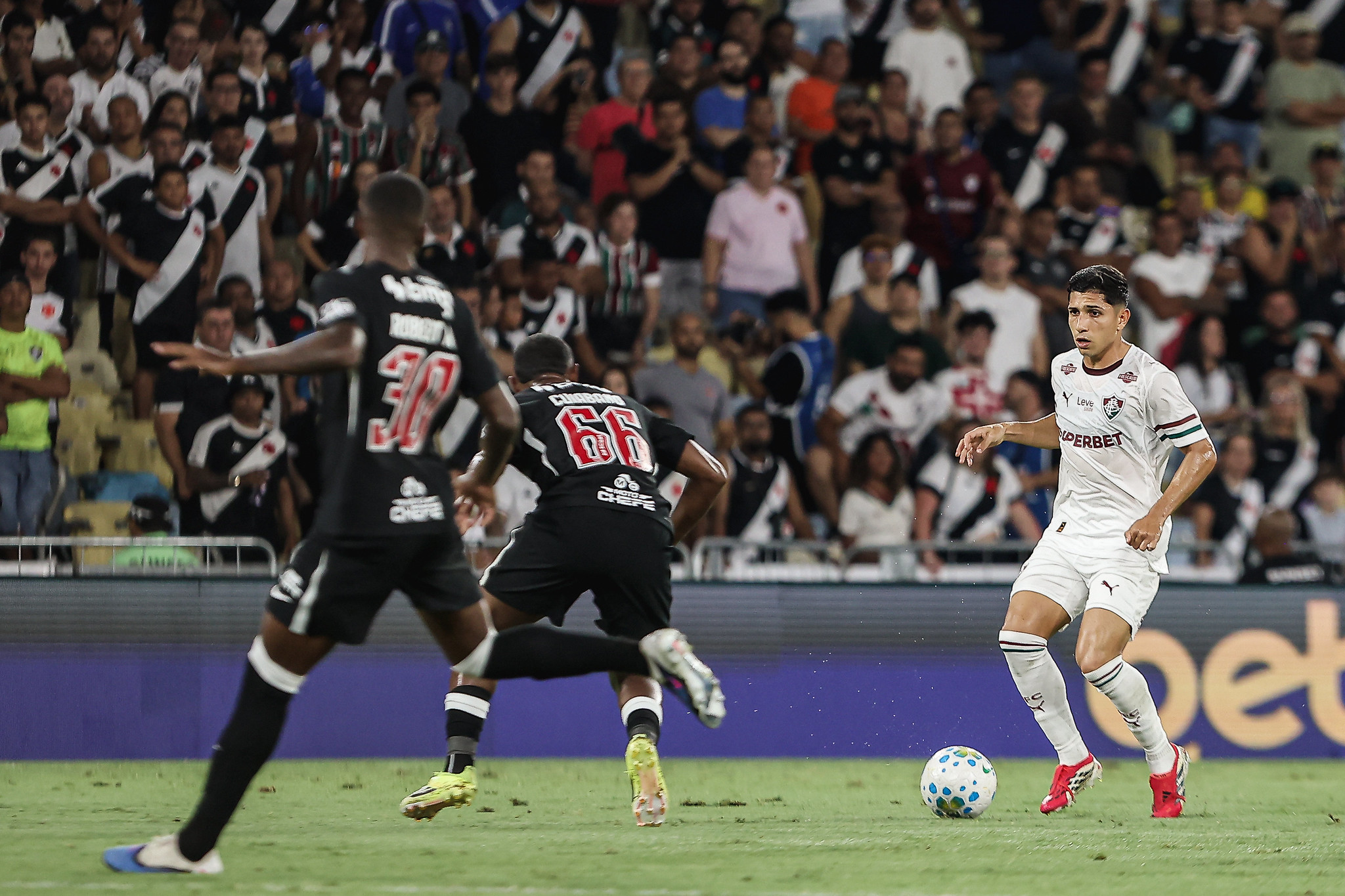 Vasco define escalação para o clássico contra o Fluminense na Copa do Brasil