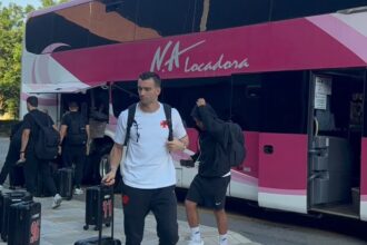 Vasco desembarca em São Paulo para confronto decisivo contra o Palmeiras