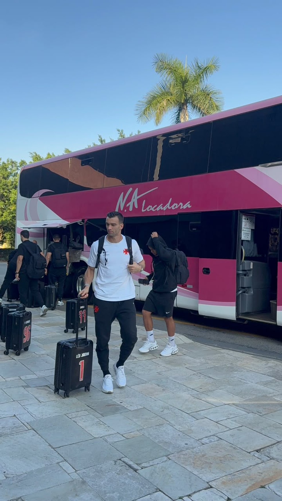 Vasco desembarca em São Paulo para confronto decisivo contra o Palmeiras