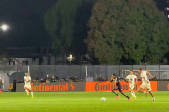 Vasco divulga ângulo inédito do gol de Andrés Gómez em São Januário