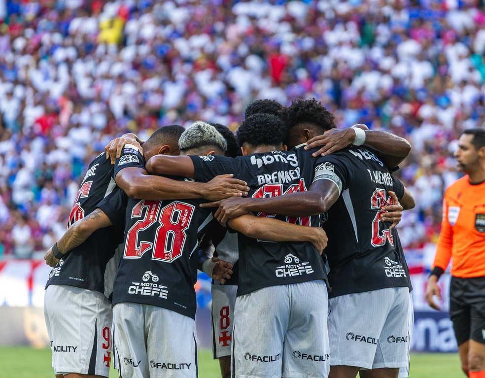 Vasco empata com Bahia na Fonte Nova e técnico valoriza entrega do elenco