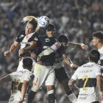 Vasco empata sem gols com Olimpia e registra recorde de finalizações na Sul-americana