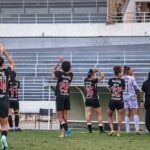 Vasco feminino celebra conexão com torcida após partida no estádio Rei Pelé