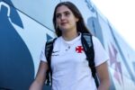 Vasco feminino registra chegada das atletas ao estádio Nivaldo Pereira
