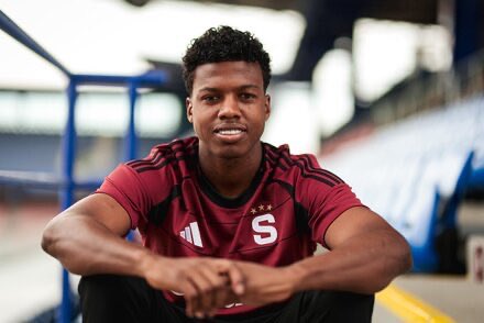 Vasco formaliza proposta pela contratação do atacante John Mercado