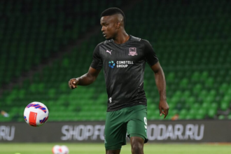 Vasco intensifica busca por Jhon Córdoba mas enfrenta resistência do Krasnodar