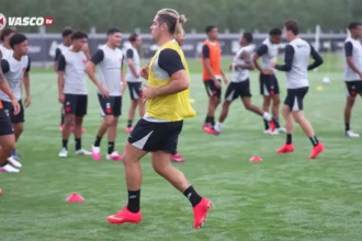 Vasco intensifica treinos de olho no confronto decisivo contra o Olimpia