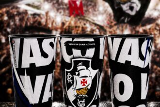 Vasco lança copo oficial para partida decisiva contra o Olimpia em São Januário