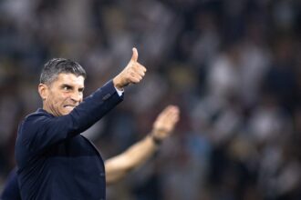 Vasco lidera ranking de solidez defensiva sob comando de Pedro Emanuel
