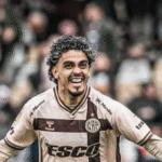Vasco mantém interesse na contratação do atacante Ronaldo Martínez