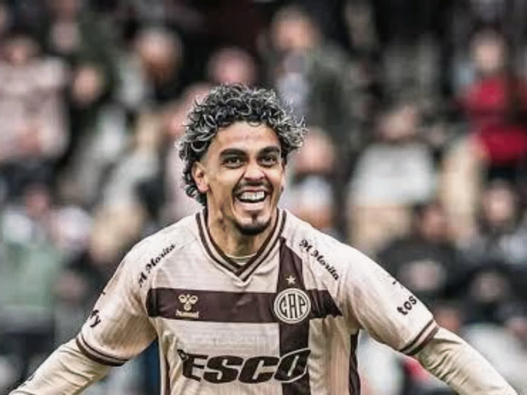 Vasco mantém interesse na contratação do atacante Ronaldo Martínez