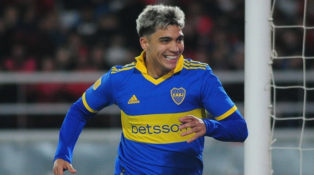 Vasco mantém monitoramento sobre a situação do atacante Exequiel Zeballos