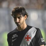 Vasco negocia saída definitiva de JP para o futebol português