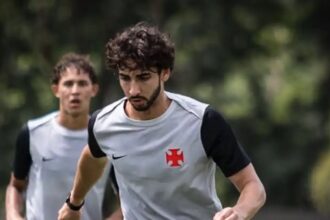 Vasco negocia transferência definitiva de JP para o futebol português