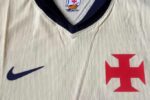 Vasco prepara lançamento de nova camisa alternativa com design clássico