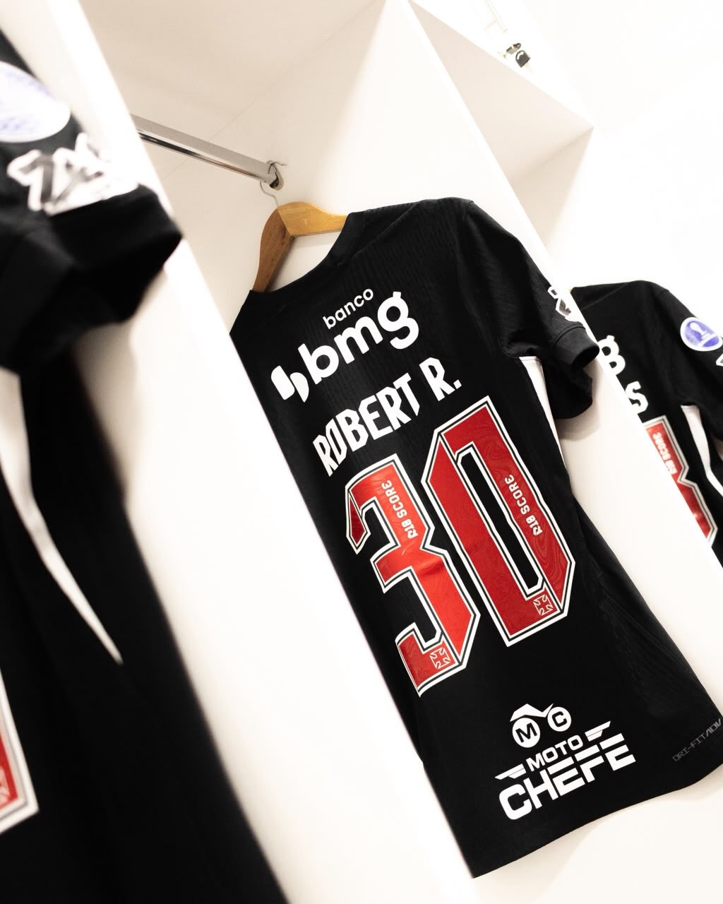 Vasco prepara vestiário no estádio Defensores del Chaco para duelo decisivo