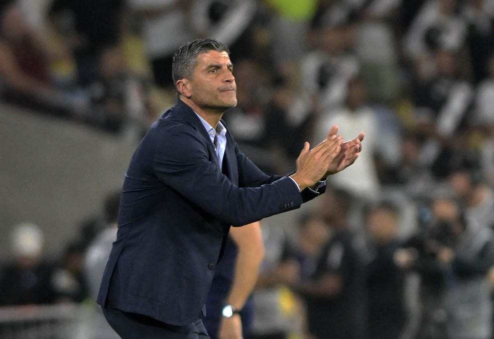 Vasco registra evolução defensiva sob o comando de Pedro Emanuel