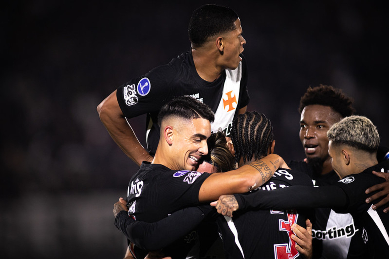 Vasco supera jejum histórico e avança na Copa Sul-americana com goleada