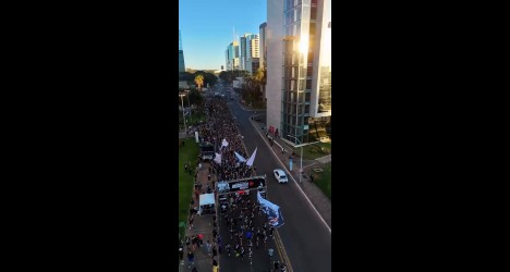 Vascocorrida reúne torcedores em Brasília durante evento esportivo