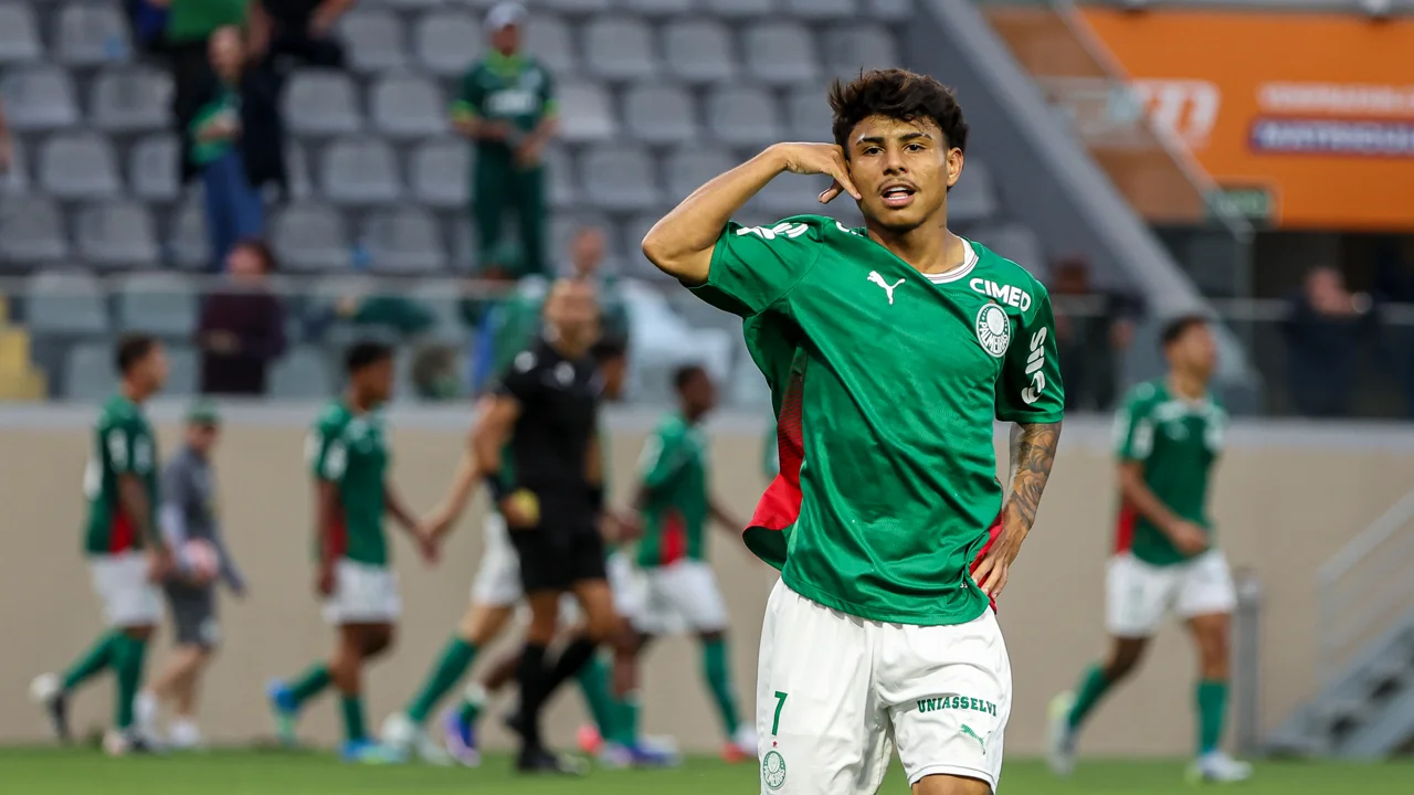 Vinicius Lima, joia do Palmeiras, celebra gols decisivos e mira título do Brasileiro sub-20